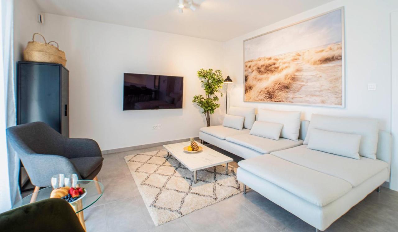 The Grande - Huge Terrace - Amazing Sea Views - Tastefully Furnished - Access To Rooftop Terrace And Gym - Hillside Apartments Rogoznica Rogoznica  Eksteriør bilde