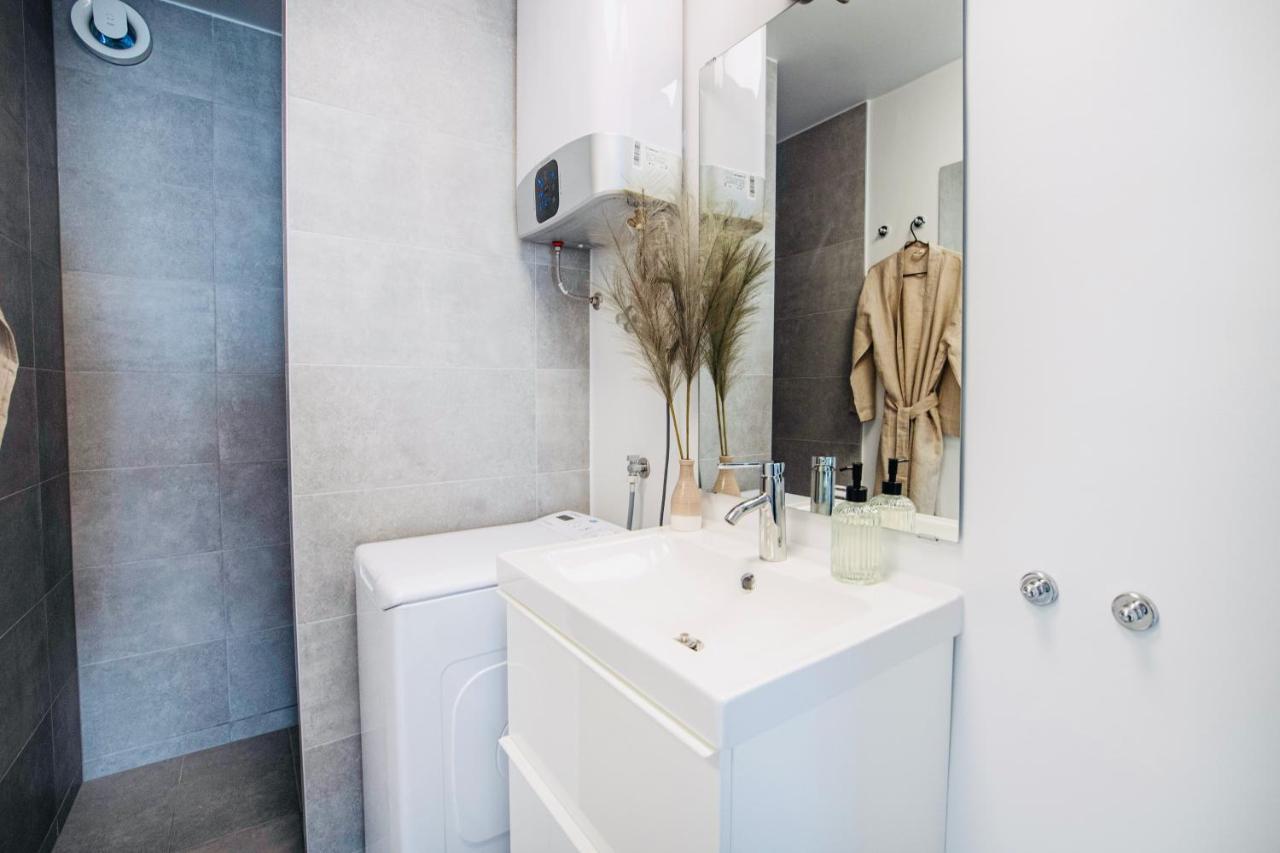 The Grande - Huge Terrace - Amazing Sea Views - Tastefully Furnished - Access To Rooftop Terrace And Gym - Hillside Apartments Rogoznica Rogoznica  Eksteriør bilde