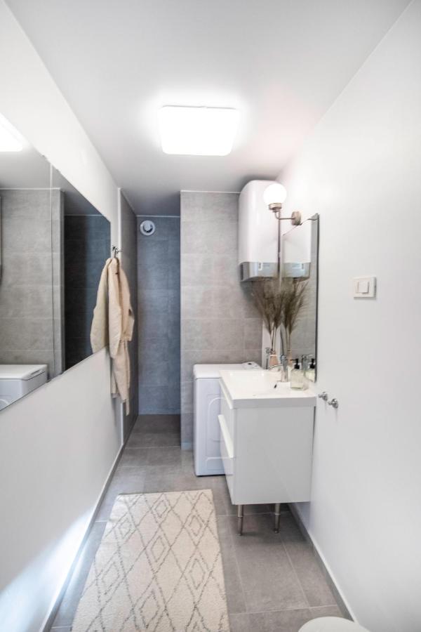 The Grande - Huge Terrace - Amazing Sea Views - Tastefully Furnished - Access To Rooftop Terrace And Gym - Hillside Apartments Rogoznica Rogoznica  Eksteriør bilde