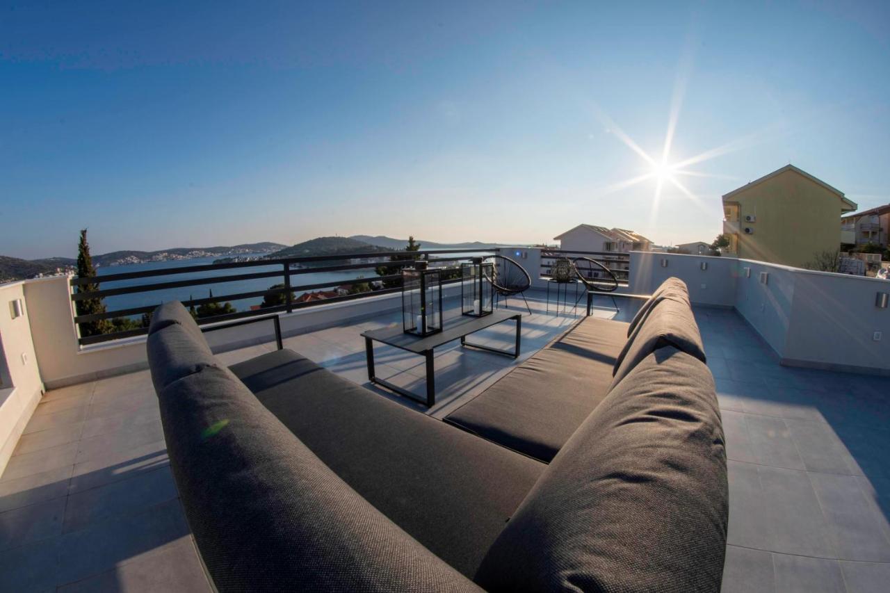 The Grande - Huge Terrace - Amazing Sea Views - Tastefully Furnished - Access To Rooftop Terrace And Gym - Hillside Apartments Rogoznica Rogoznica  Eksteriør bilde